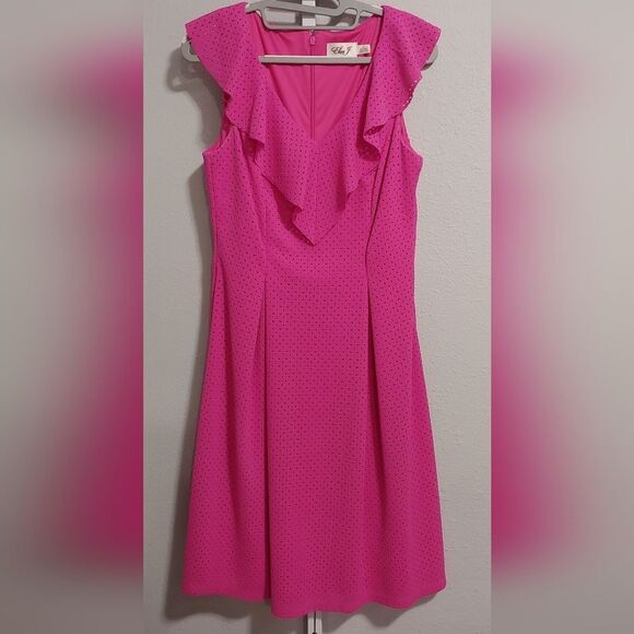 Eliza J Sleeveless Dress w Ruffle V-neck & Laser-cut Detail Sz 8 Hot Pink - Picture 1 of 9